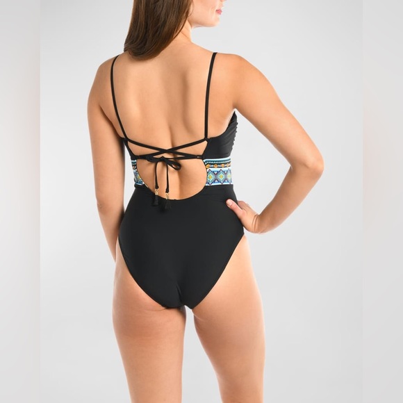 La Blanca
Running Reversible One-Piece Swimsuit - Picture 3 of 6